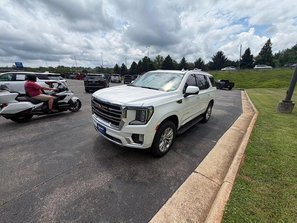 2023 GMC Yukon SLT