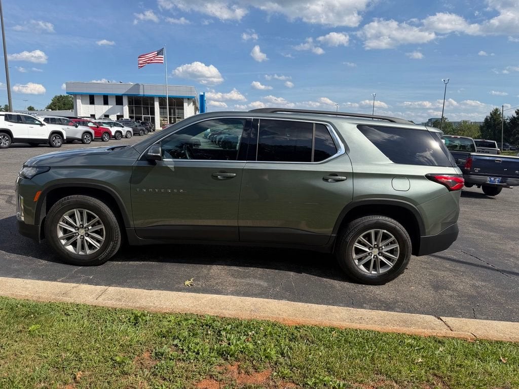 2023 Chevrolet Traverse LT Cloth