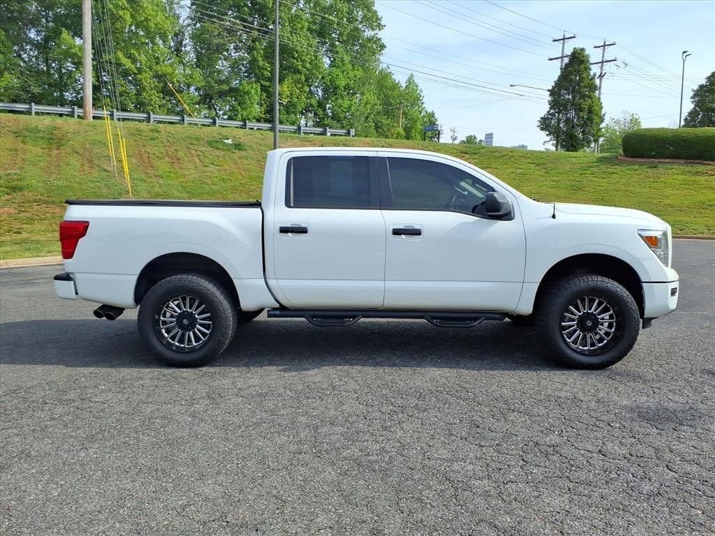 2021 Nissan Titan SV