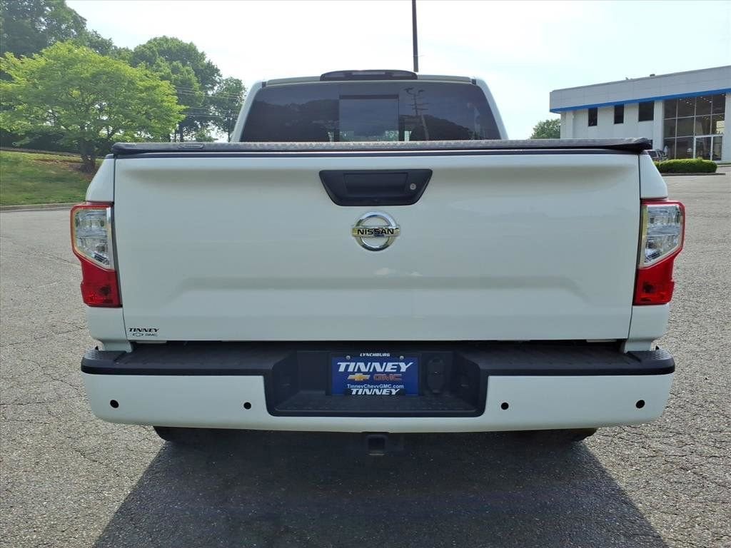 2021 Nissan Titan SV