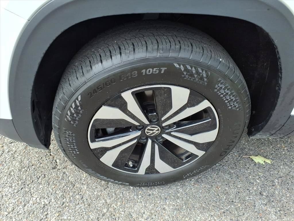 2025 Volkswagen Atlas Cross Sport 2.0T SE