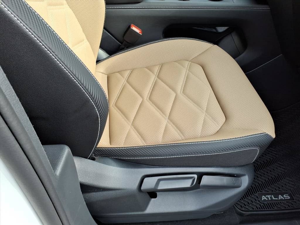 2025 Volkswagen Atlas Cross Sport 2.0T SE