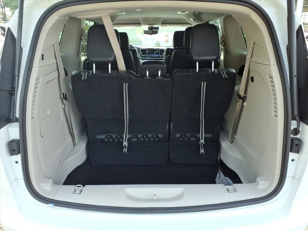 2024 Chrysler Pacifica Hybrid Select
