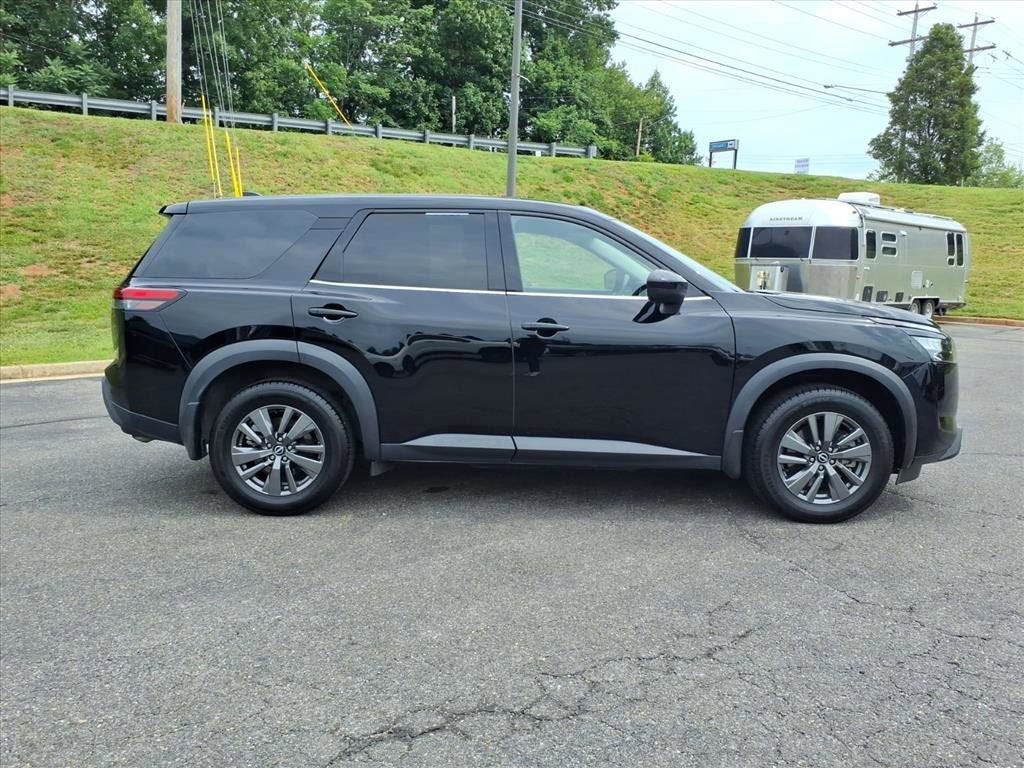 2023 Nissan Pathfinder S